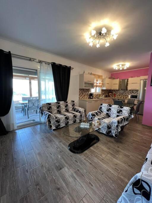 Family Getaway Close The Sea Apartment